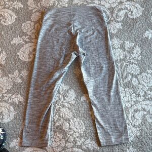 Lululemon Cropped Leggings ~ Size 8 ~ 21” Inseam ~ Mixed Black White Design